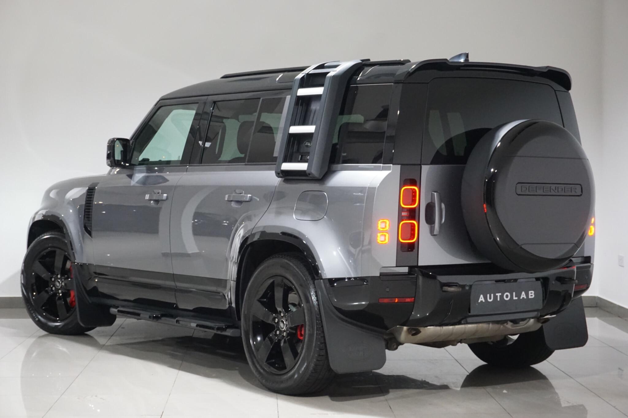 Land Rover Defender 110 2.0 P400e 15.4kWh X-Dynamic SE SUV 5dr Petrol Plug-in Hybrid Auto 4WD Euro 6 (s/s) (404 ps)